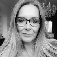ANGELA_CAPON-EdgeConneX_headshot.jpg